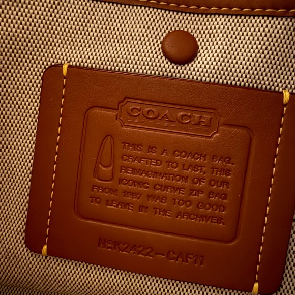 Coach Curve Zip in Maple - Picture 3 of 5